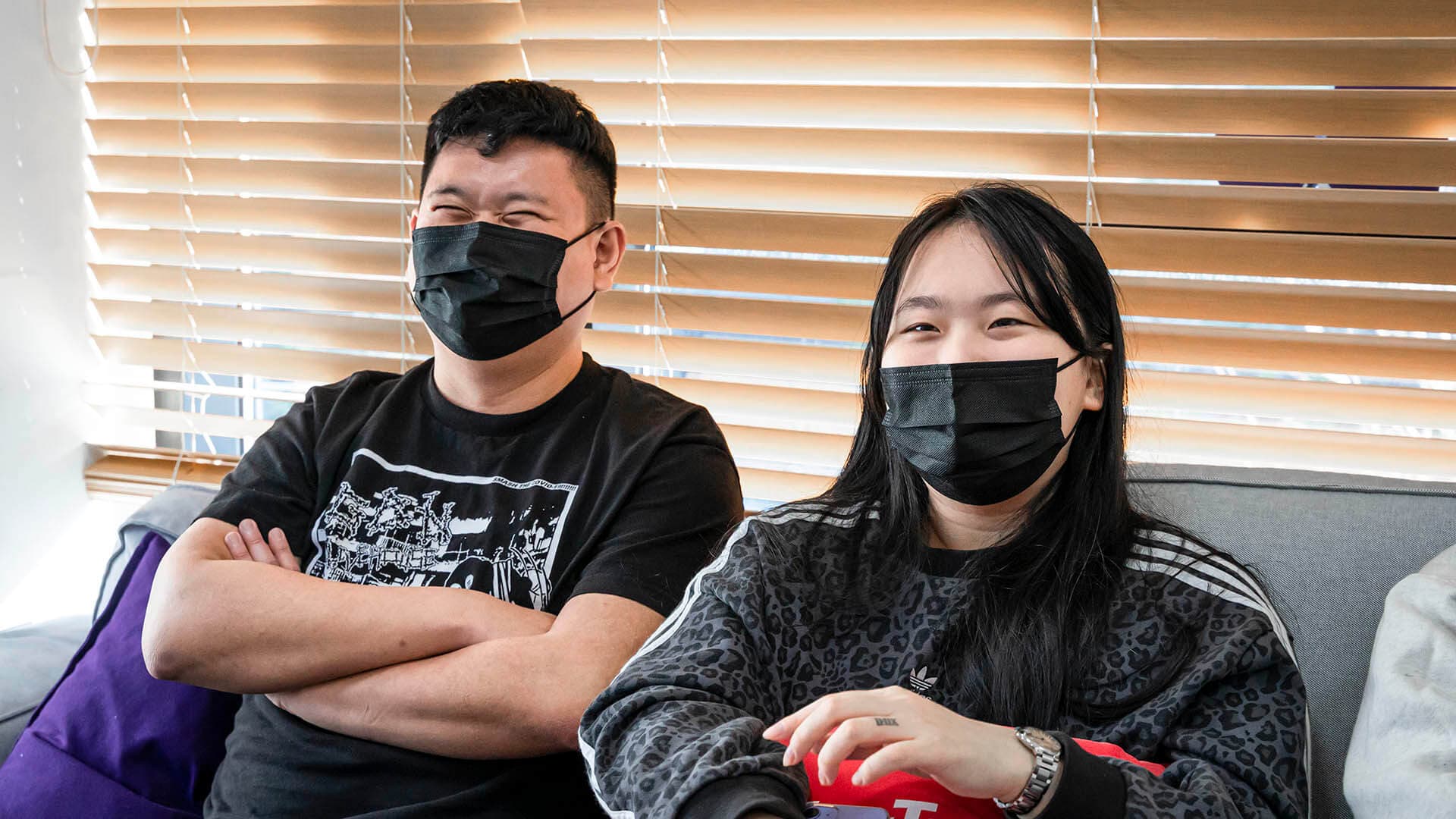 이설아 장동현 부부. 결혼이 곧 헌법 재판소로 향하는 일이었다고 설명하고 있다.